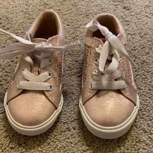 Girls Cynthia Rowley sneakers size 9c. Never worn. Rose gold color, lace up